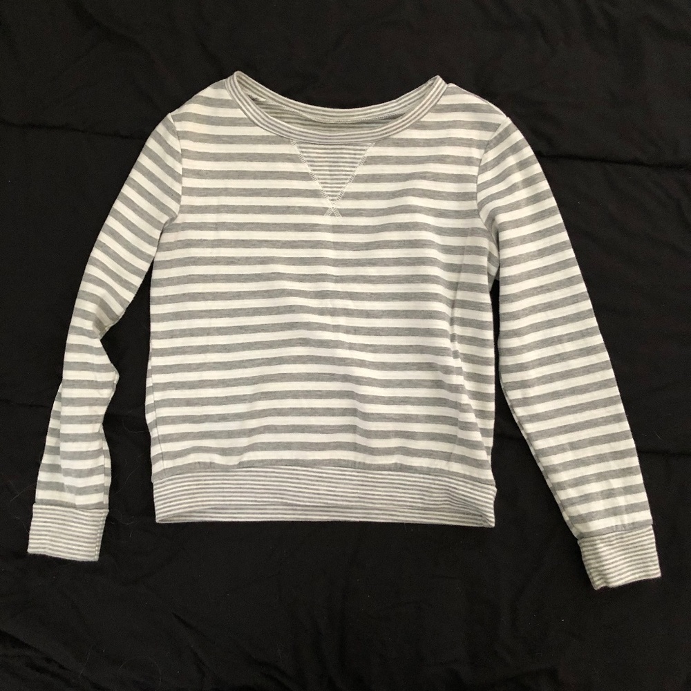 Nollie Gray and white crew neck sweater